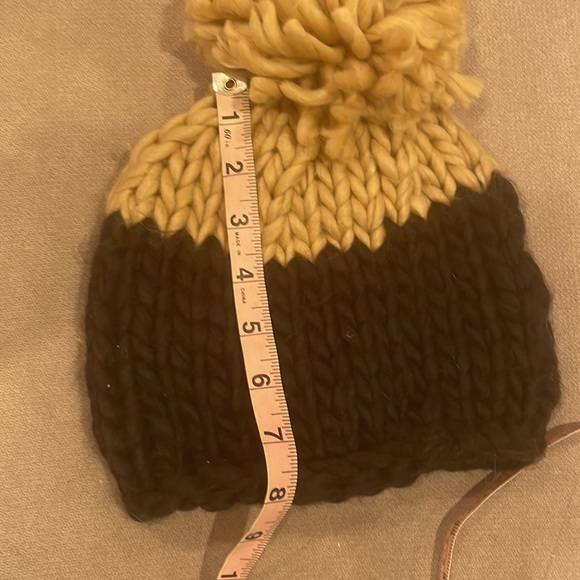 FREE PEOPLE black & tan Colorblock chunky knit Pom hat - Picture 4 of 5